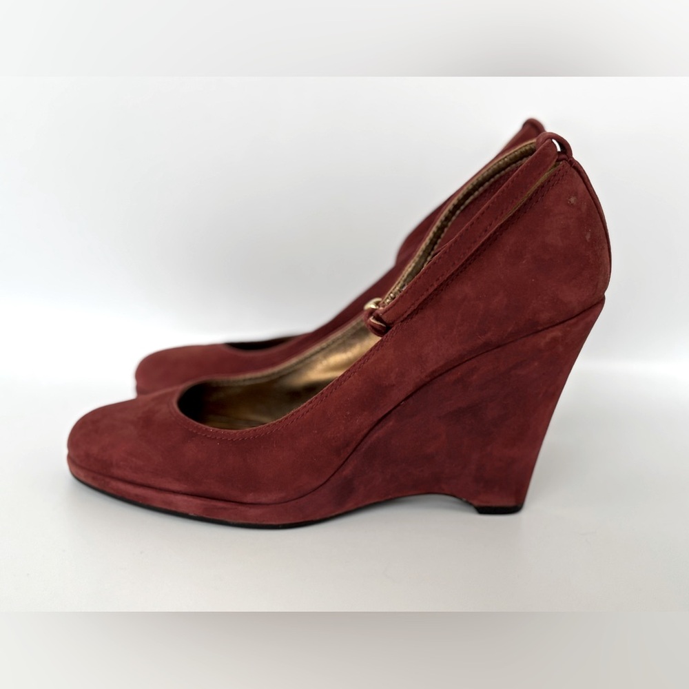 Coach Size 8.5 Burgundy Suede 1941 Wedge High Heeled Shoes With Ankle Strap Gold